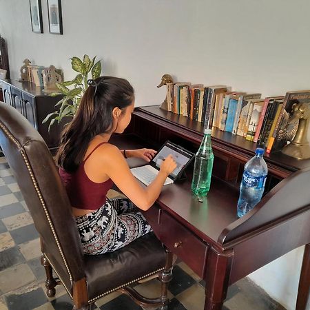 Casa Yoly Hostel Granada Εξωτερικό φωτογραφία