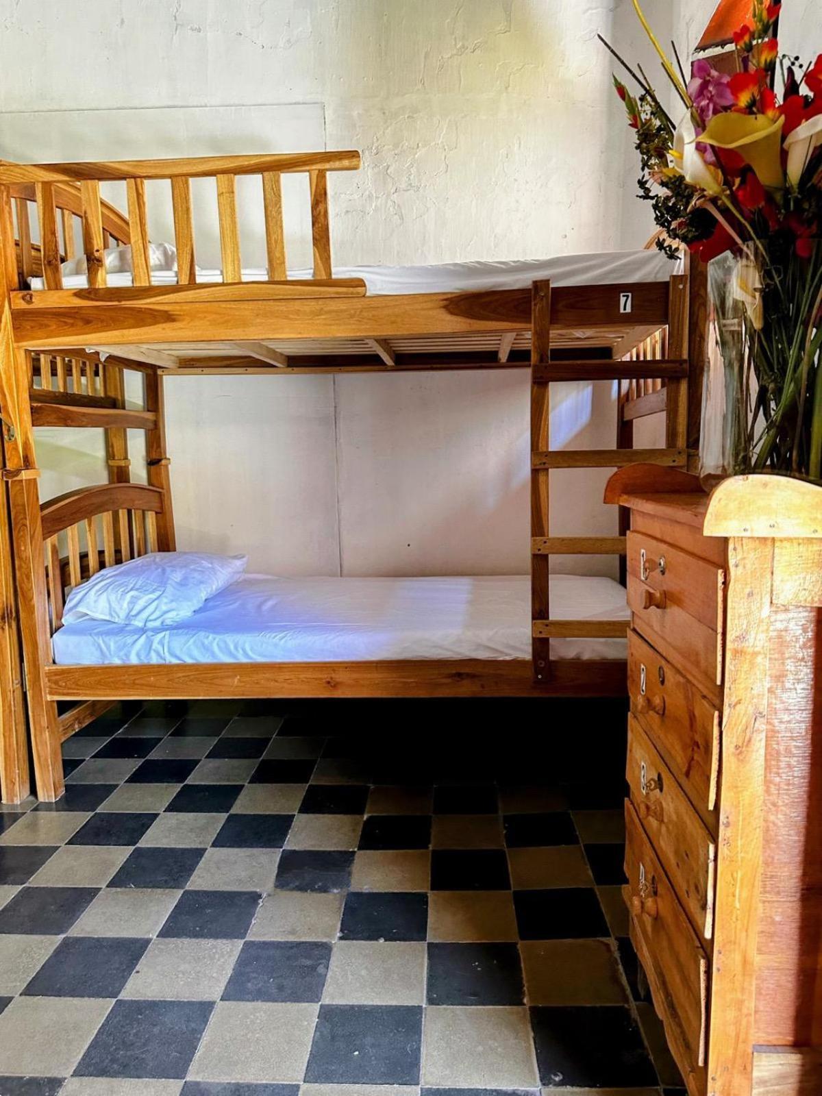 Casa Yoly Hostel Granada Εξωτερικό φωτογραφία