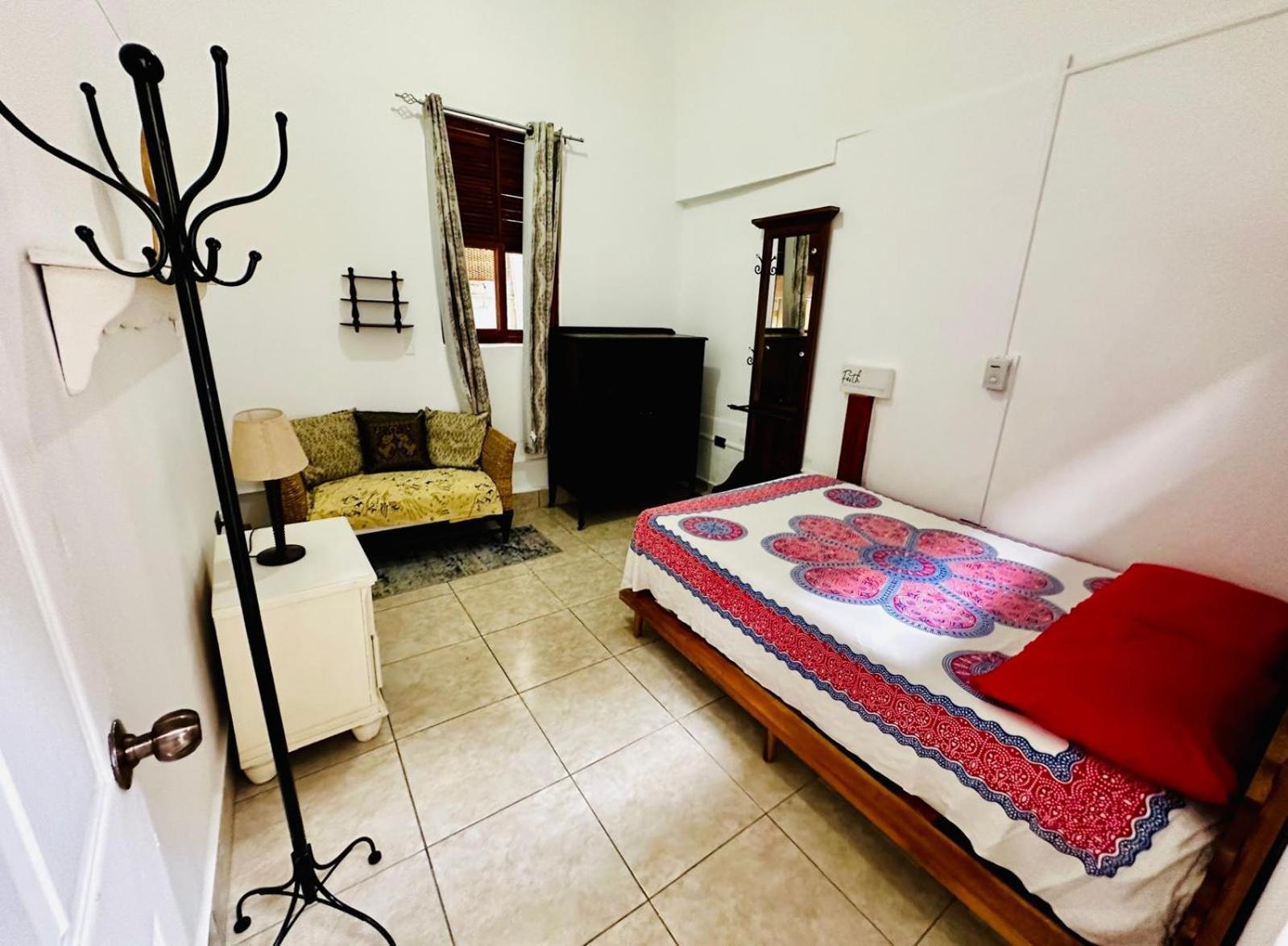Casa Yoly Hostel Granada Εξωτερικό φωτογραφία